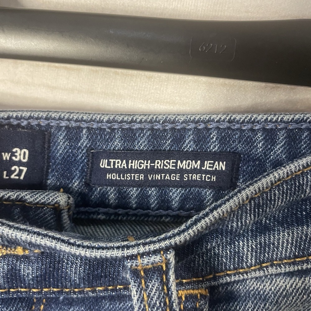 Hollister Ultra High Rise Mom‎ Jeans Women's 11R 30x27 Stretchy Distressed Blue - Picture 5 of 6